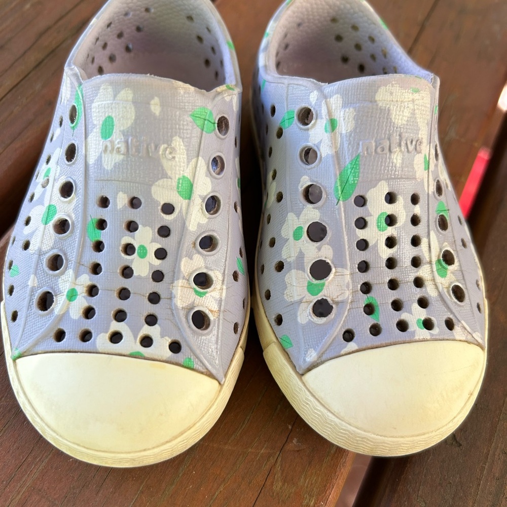 Native Kids Floral Slip-On Shoes - Light purple